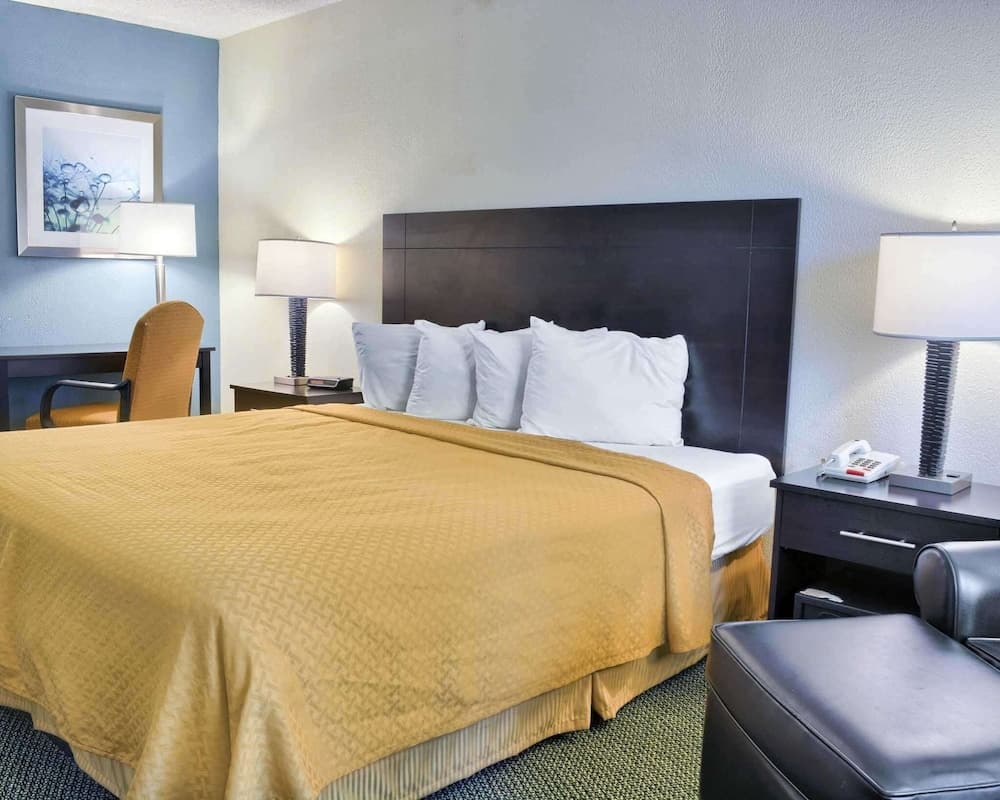 Quality Inn Thornburg property views in Woodford — gallery photo 3