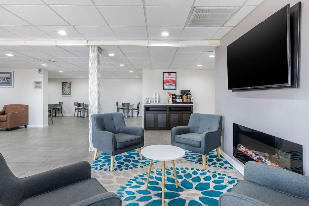 Suburban Studios at the University property views in Conway, SC — gallery photo 3