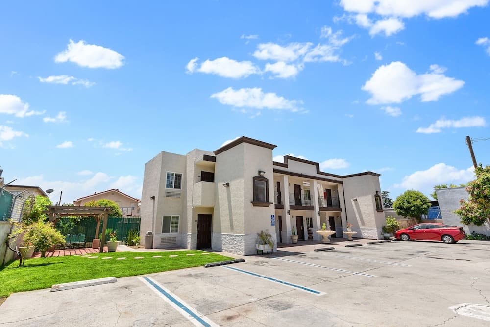 Le Blanc Inn & Suites gallery photo in El Monte, CA — image 62