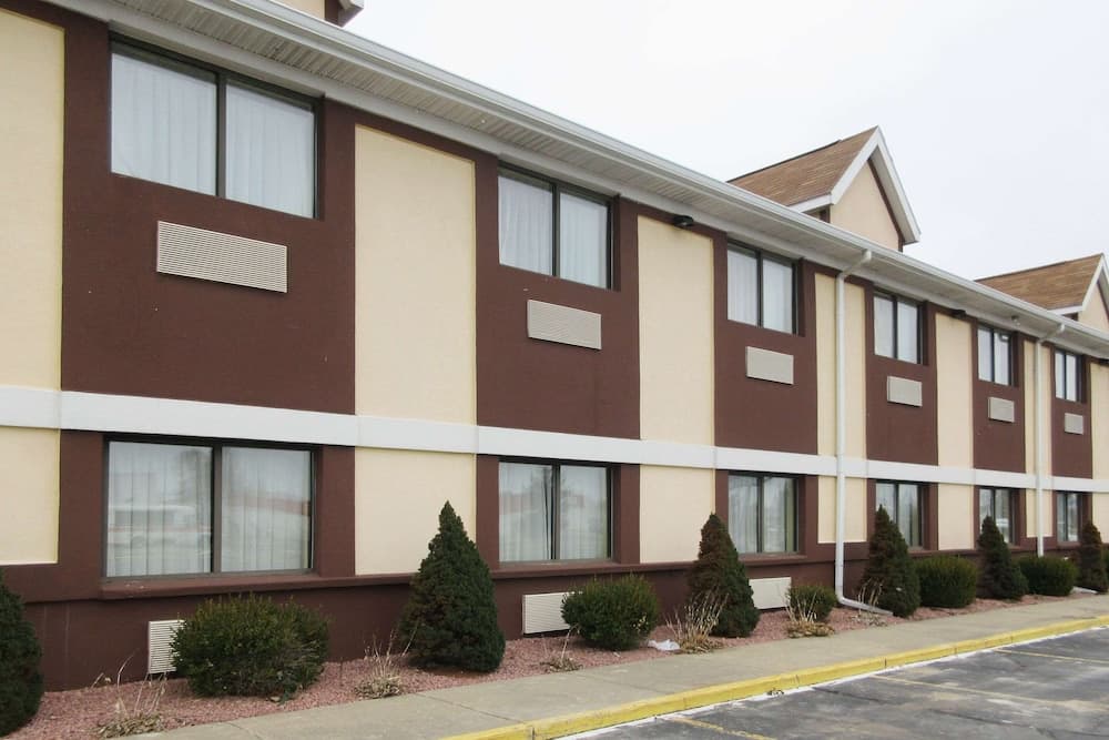Quality Inn & Suites Benton Harbor - St. Joseph — hotel in Benton Harbor, Michigan