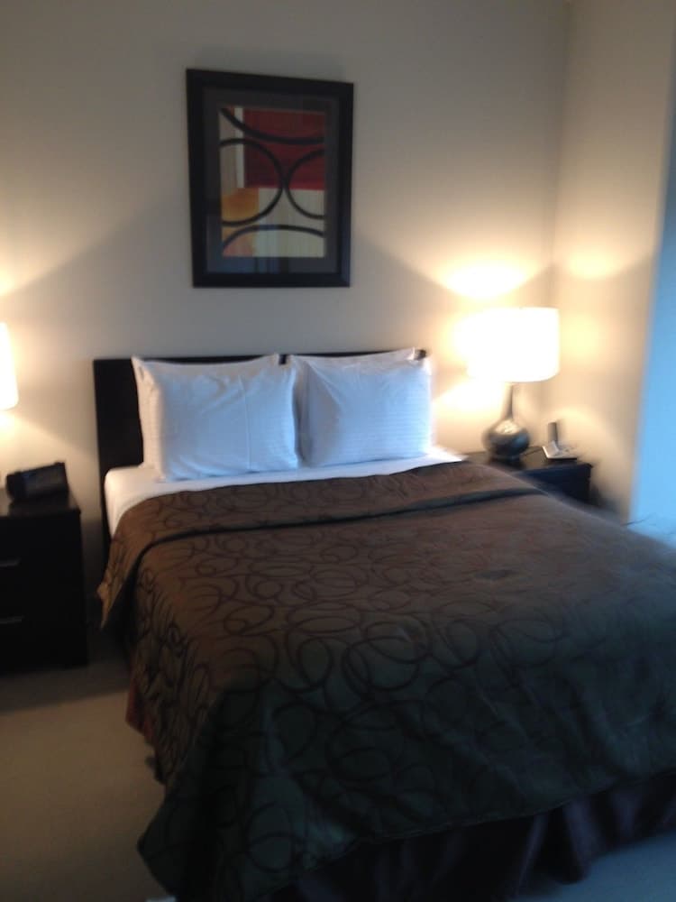 Weichert Suites at The Ovation property views in McLean, VA — gallery photo 3