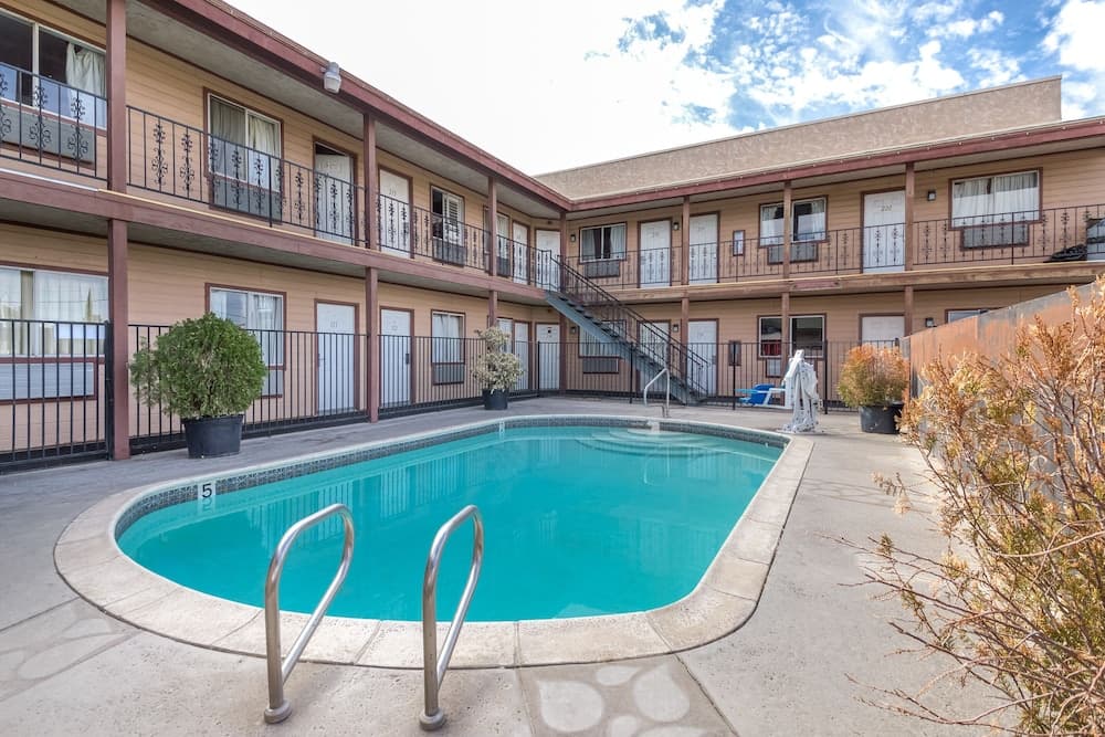 Hotel Avenida Victorville I 15 gallery photo in Victorville, CA — image 15