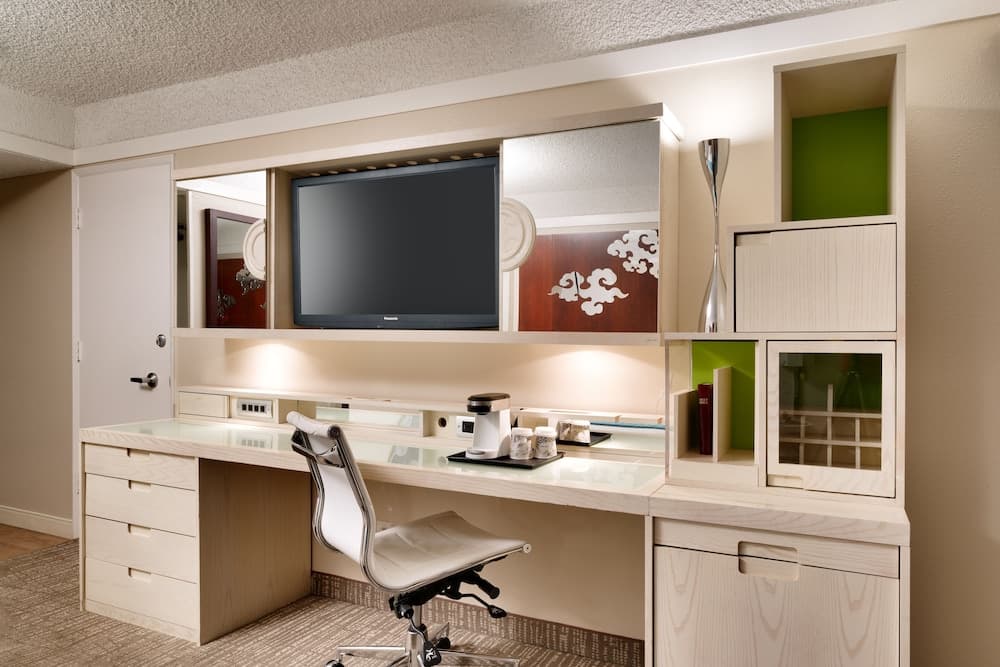 Atrium Hotel at Orange County Airport gallery photo in Irvine, CA — image 22