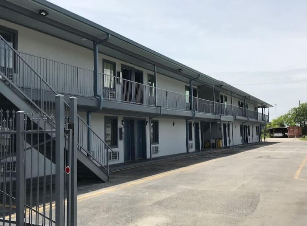 Jacks motel gallery photo in New Orleans, LA — image 8