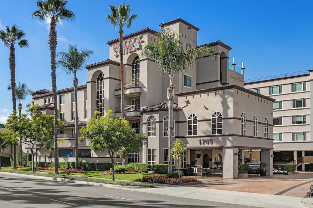Peacock Suites featured exterior or lobby in Anaheim, CA — similar hotel