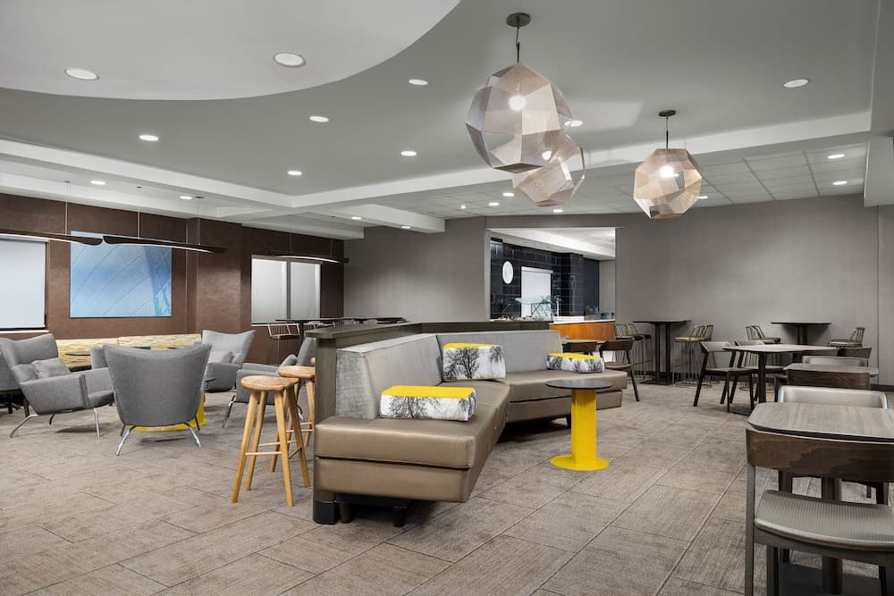 SpringHill Suites by Marriott Boston Peabody interior in Peabody, MA — gallery photo 2