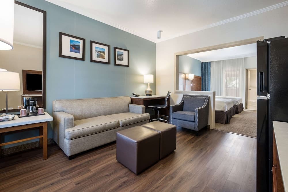 MainStay Suites John Wayne Airport by Choice Hotels gallery photo in Santa Ana, CA — image 41