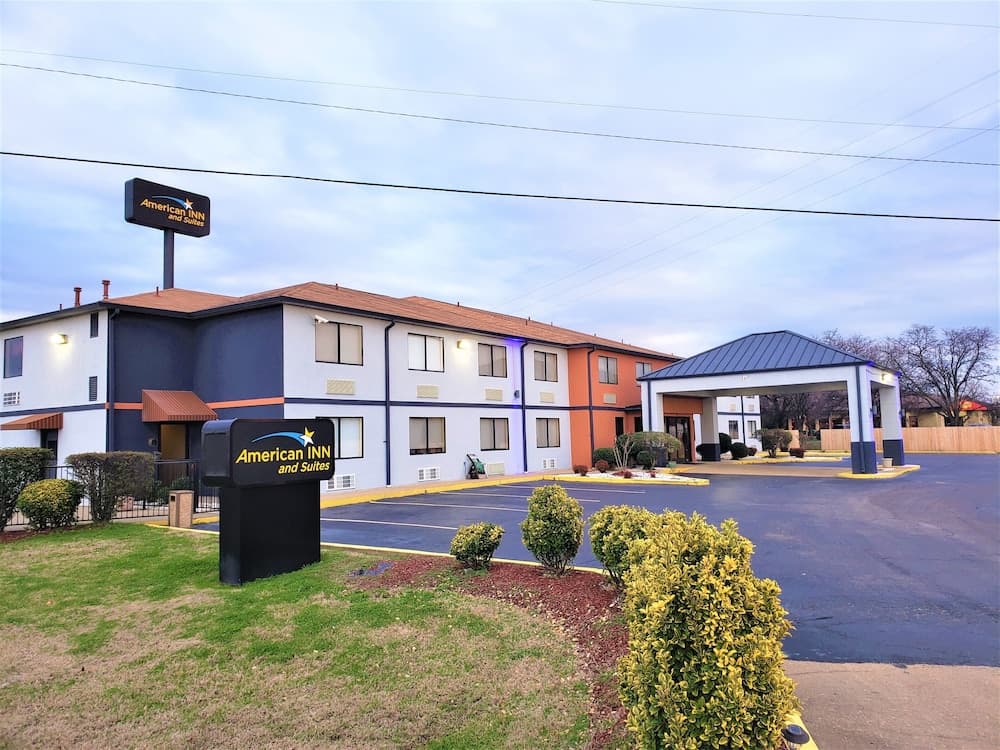 American Inn & Suites West Memphis I-40/I-55 featured exterior or lobby in West Memphis, AR — similar hotel