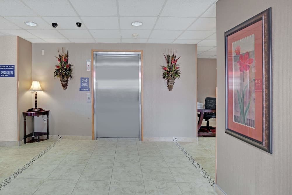 Microtel Inn & Suites by Wyndham Charleston WV gallery photo in South Charleston, WV — image 29