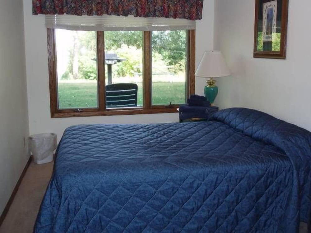 Marina Bay property views in Pequot Lakes, MN — gallery photo 3