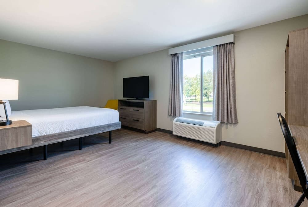 Echo Suites Extended Stay By Wyndham Johnson City Medical Cr gallery photo in Johnson City, TN — image 7