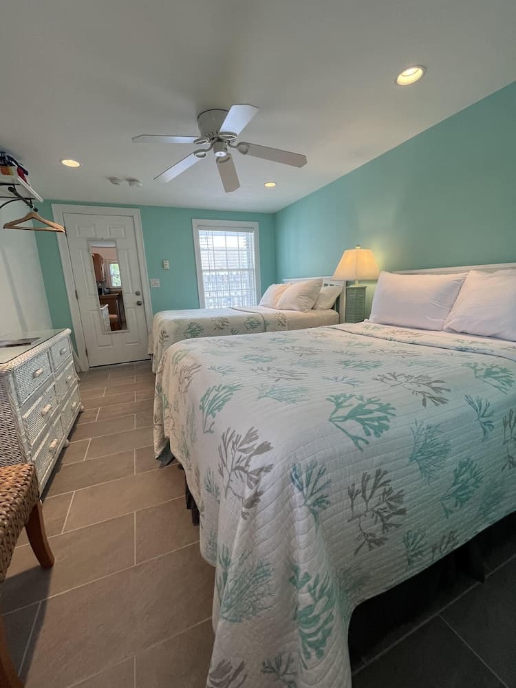Beach Breeze Inn gallery photo in Falmouth, MA — image 68