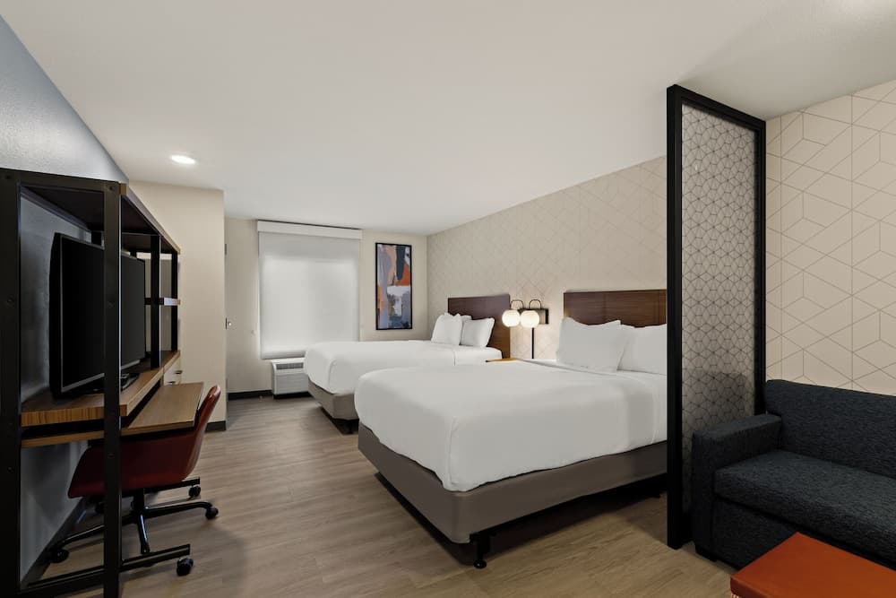 Everhome Suites Brownsville gallery photo in Brownsville, TX — image 7
