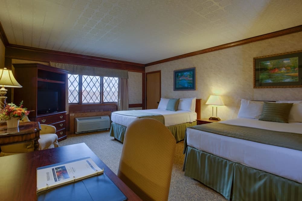 Punderson Manor Lodge and Conference Center property views in Newbury — gallery photo 3