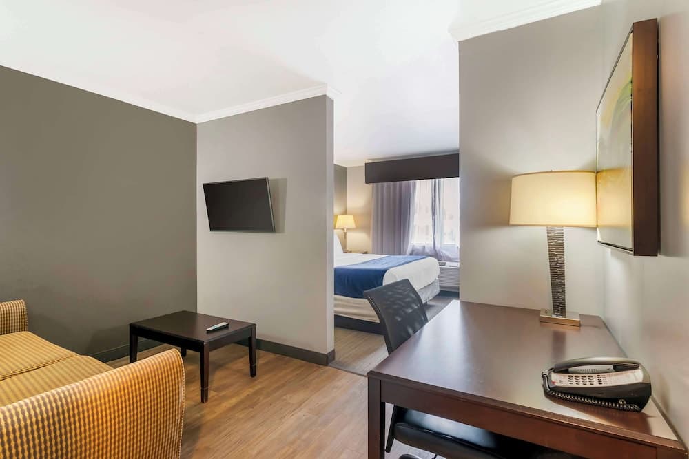 Best Western Plus Olathe Hotel gallery photo in Olathe, KS — image 28