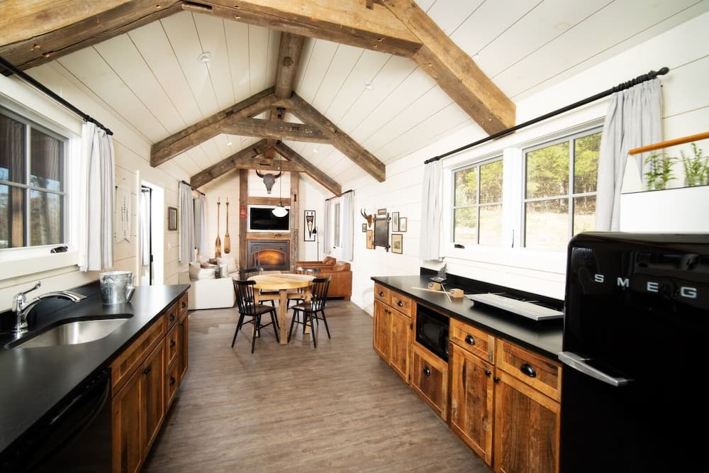Camp Long Creek property views in Ridgedale — gallery photo 3