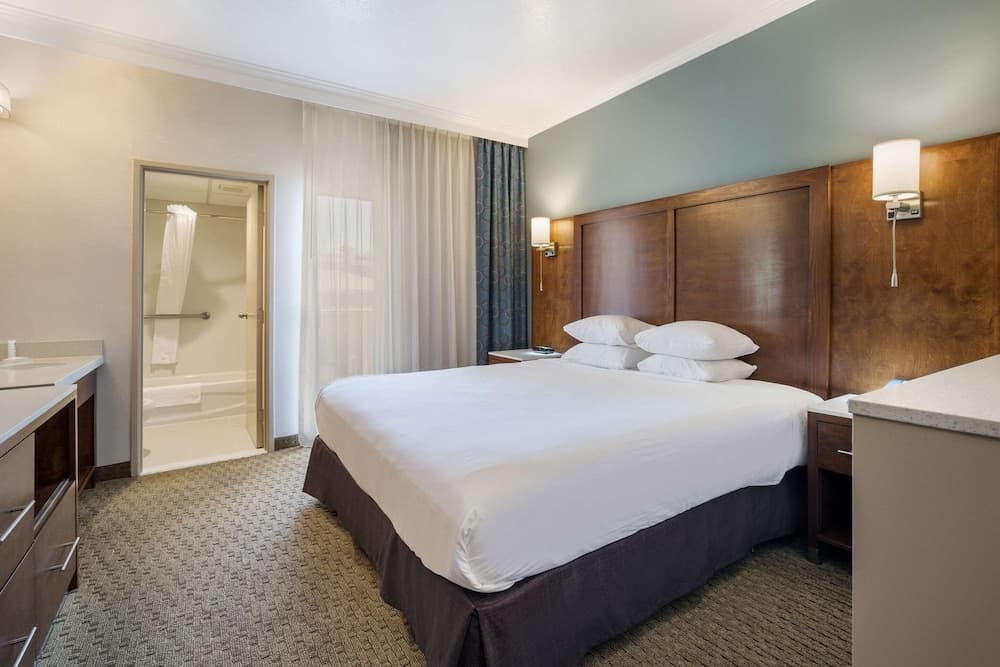 MainStay Suites John Wayne Airport by Choice Hotels gallery photo in Santa Ana, CA — image 40