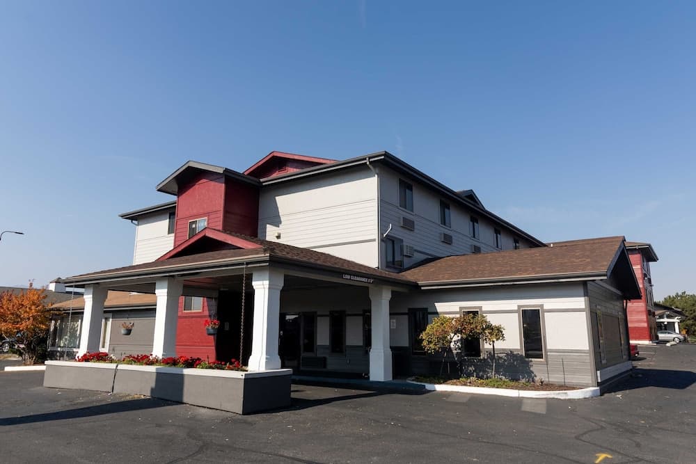 Big Sky Inn featured exterior or lobby in Missoula, MT — similar hotel