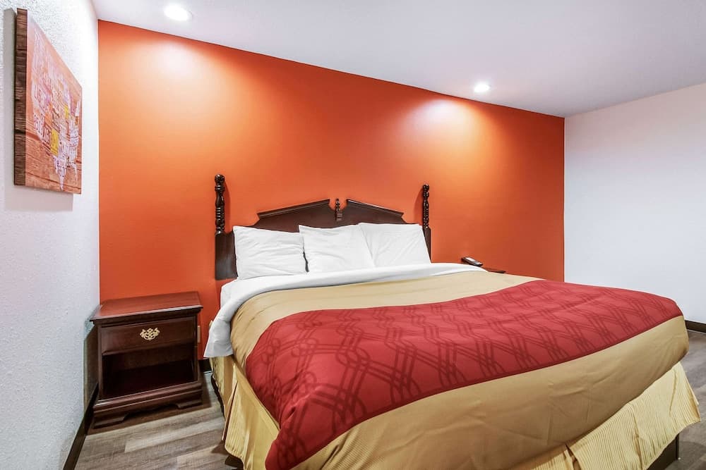Econo Lodge Franklin interior in Franklin, IN — gallery photo 2
