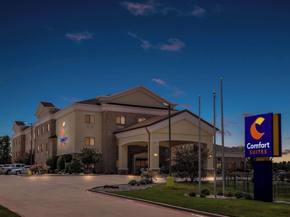 Comfort Suites Lindale - Tyler North featured exterior or lobby in Lindale, TX — similar hotel