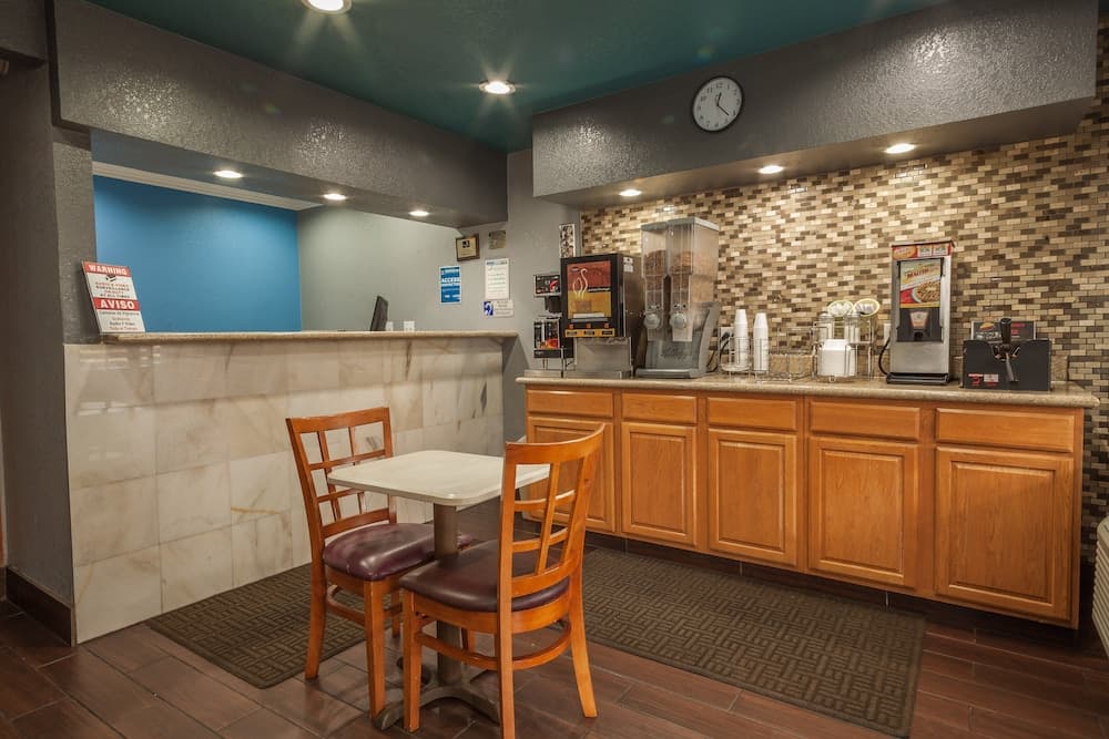 Vagabond Inn Hemet gallery photo in Hemet, CA — image 20