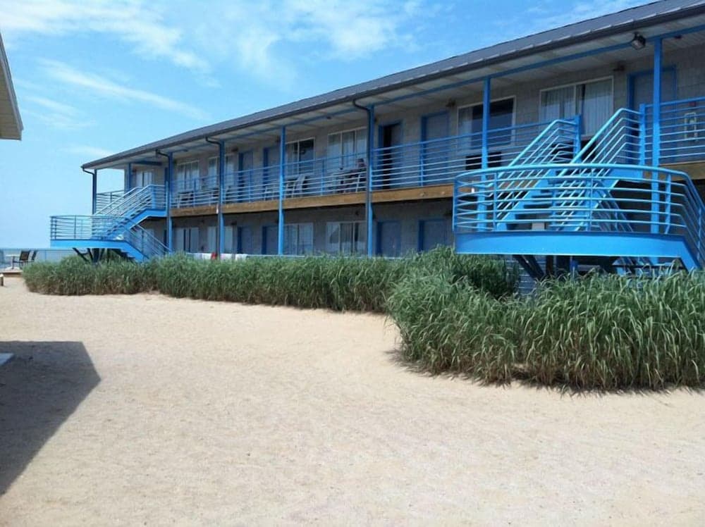 Beachfront Resort gallery photo in Port Clinton, OH — image 12