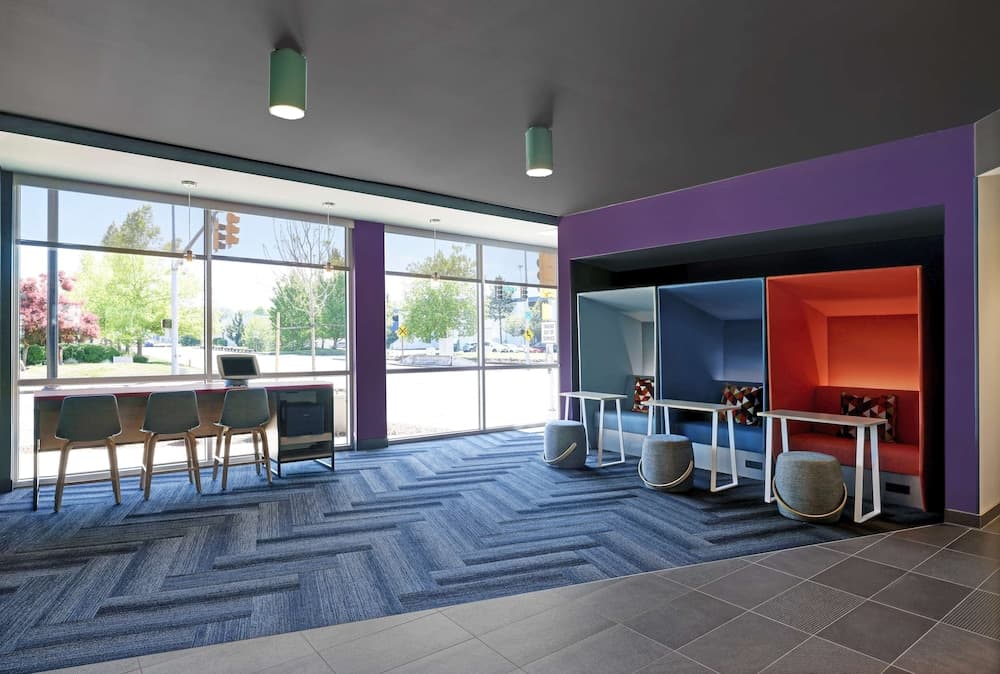 Tru By Hilton Tukwila Southcenter, WA interior in Tukwila, WA — gallery photo 2