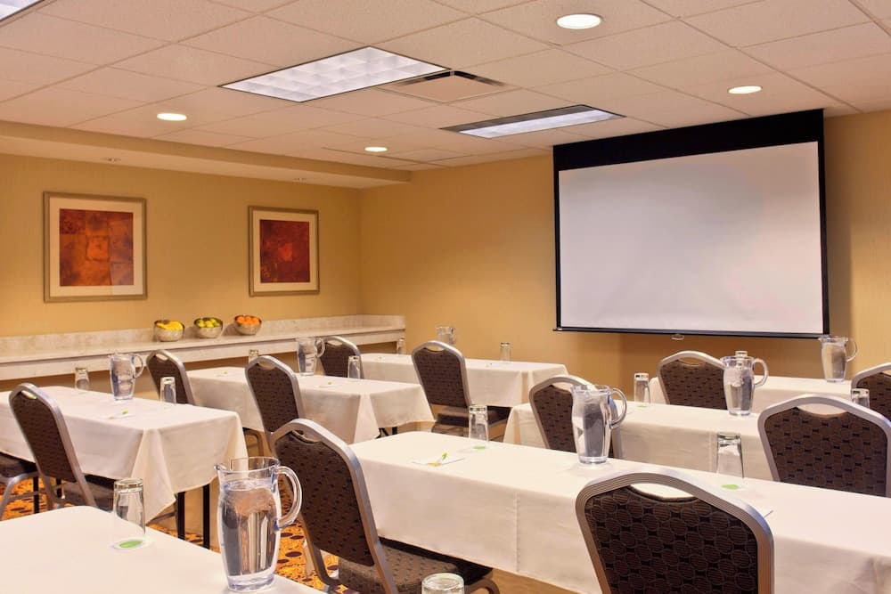 Courtyard by Marriott Newburgh Stewart Airport gallery photo in Newburgh, NY — image 5
