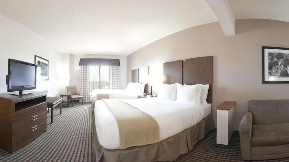 Holiday Inn Express Hotel & Suites PORT ARTHUR by IHG gallery photo in Port Arthur, TX — image 17