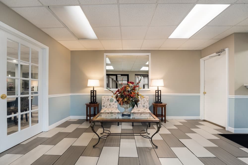 SureStay Hotel by Best Western Columbus Downtown interior in Columbus, GA — gallery photo 2