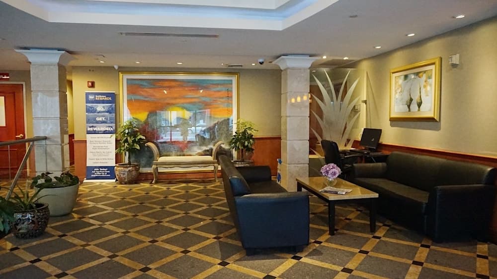 Best Western Queens Court Hotel interior in Flushing, NY — gallery photo 2