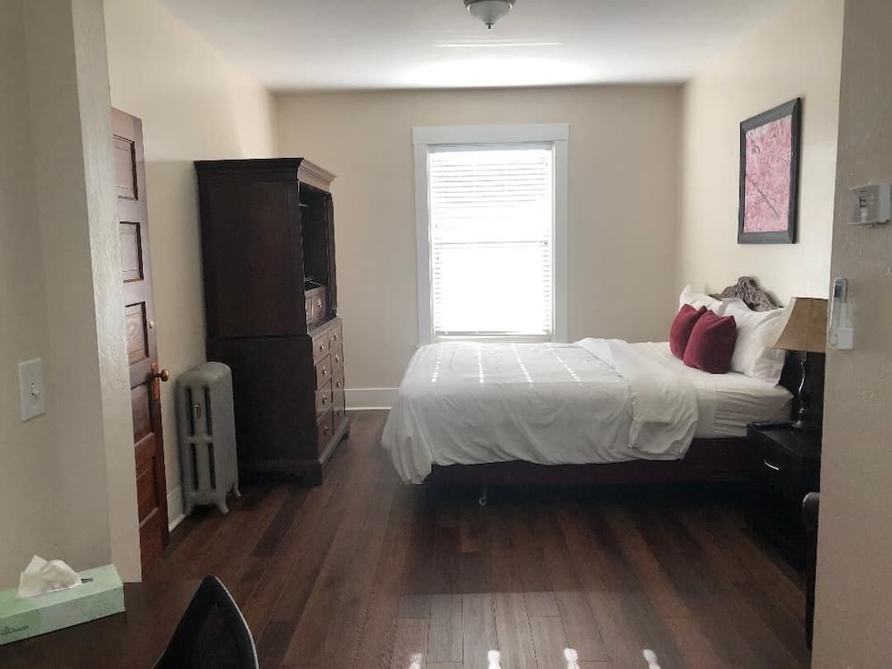 Hotel Burgess gallery photo in Reedley, CA — image 25