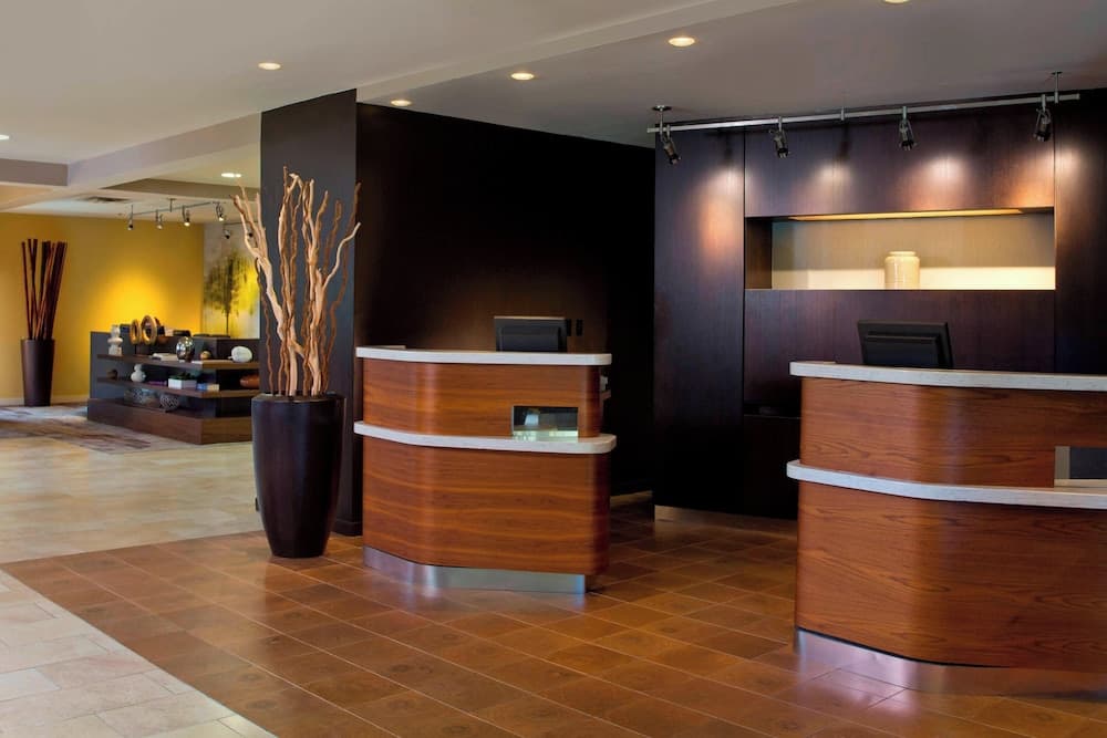 Courtyard by Marriott Orlando International Dr / Conv Cntr interior in Orlando, FL — gallery photo 2