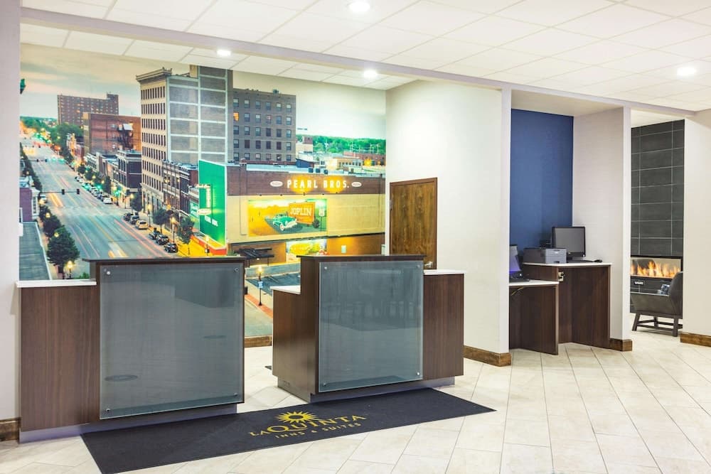 La Quinta Inn & Suites by Wyndham Joplin property views in Joplin, MO — gallery photo 3