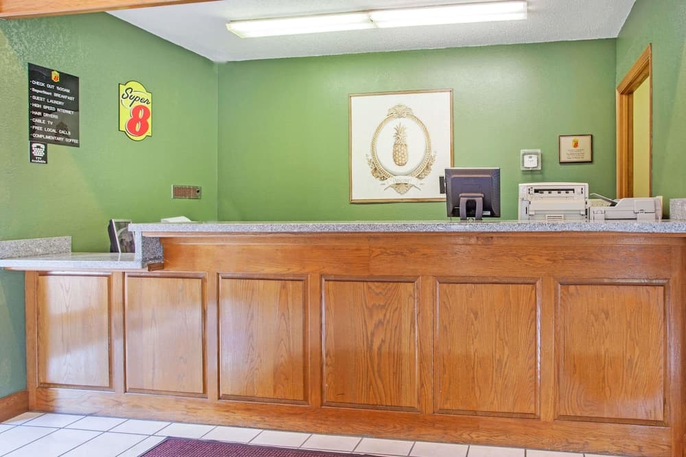 Super 8 by Wyndham Atchison interior in Atchison, KS — gallery photo 2