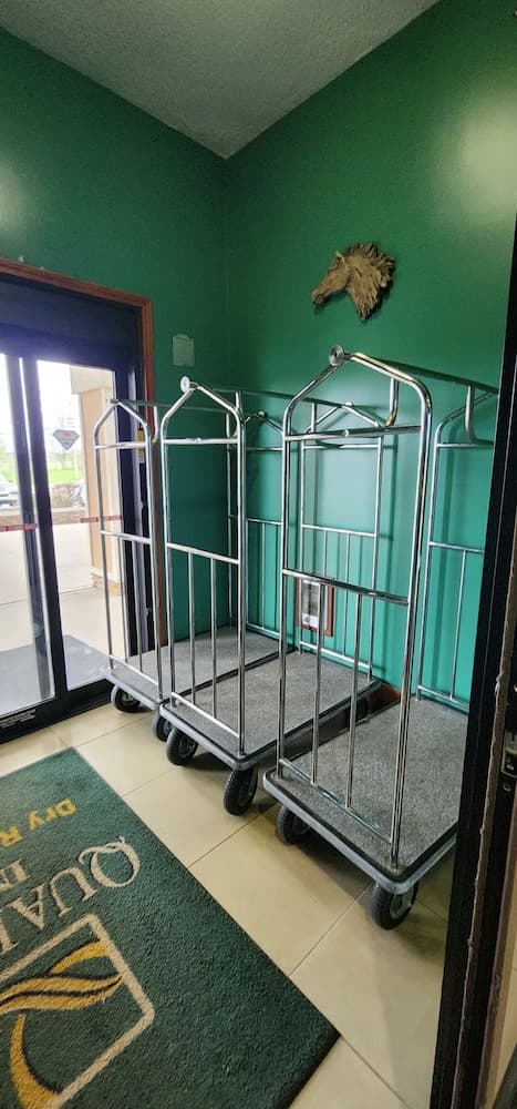 Quality Inn Dry Ridge interior in Dry Ridge, KY — gallery photo 2
