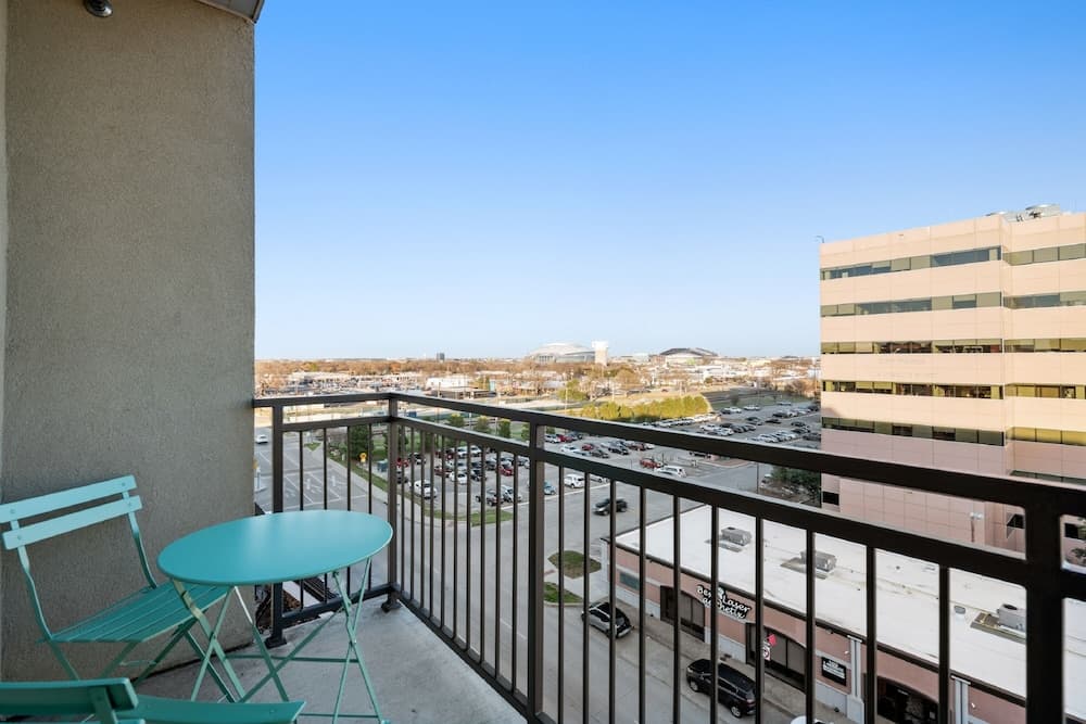 Kasa Arlington Dallas featured exterior or lobby in Arlington, TX — similar hotel