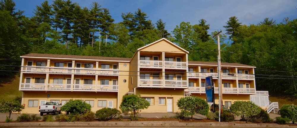 The Naswa Resort interior in Laconia, NH — gallery photo 2