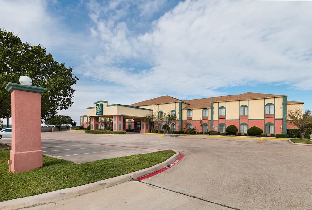 Quality Suites Temple I-35 gallery photo in Temple, TX — image 16