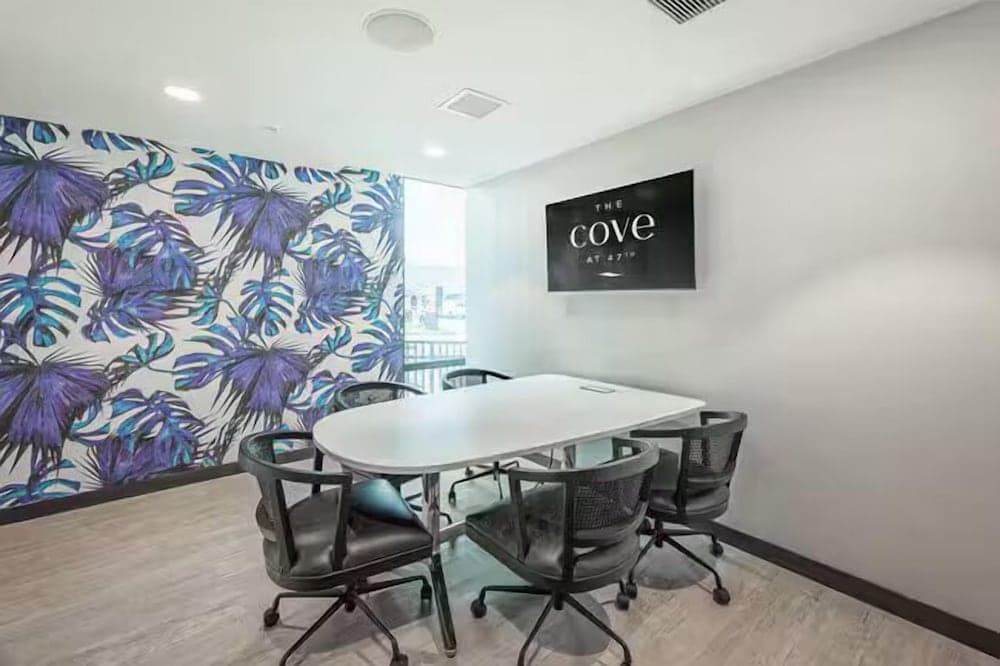 Landing Apartments - Cape Coral interior in Cape Coral, FL — gallery photo 2