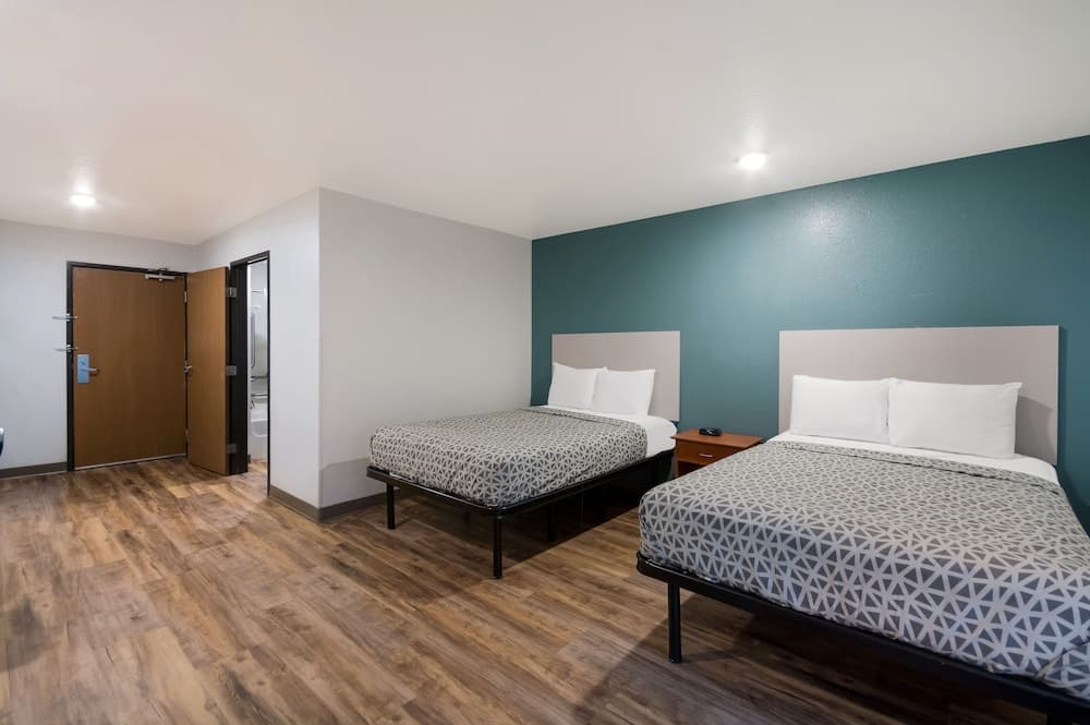 WoodSpring Suites Macon North I-75 property views in Macon, GA — gallery photo 3