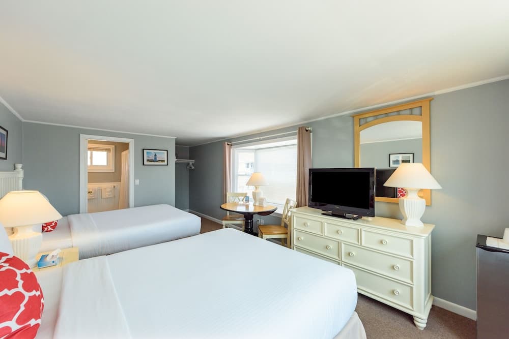 MV Surfside Hotel interior in Oak Bluffs, MA — gallery photo 2