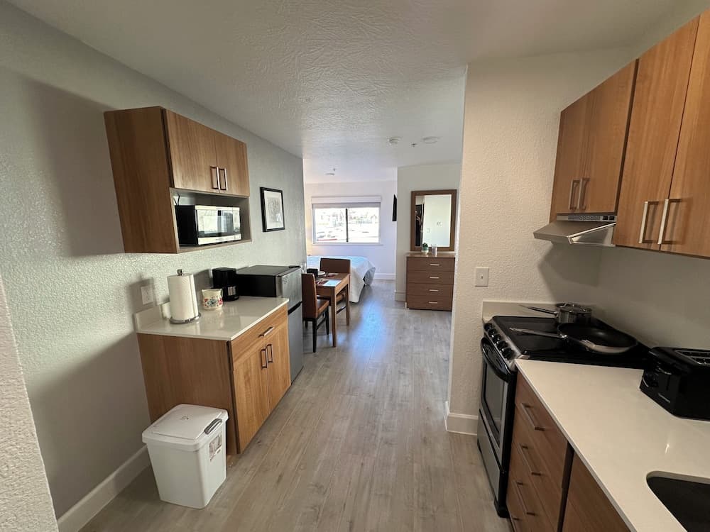B&J HOTELS interior in Roswell, NM — gallery photo 2