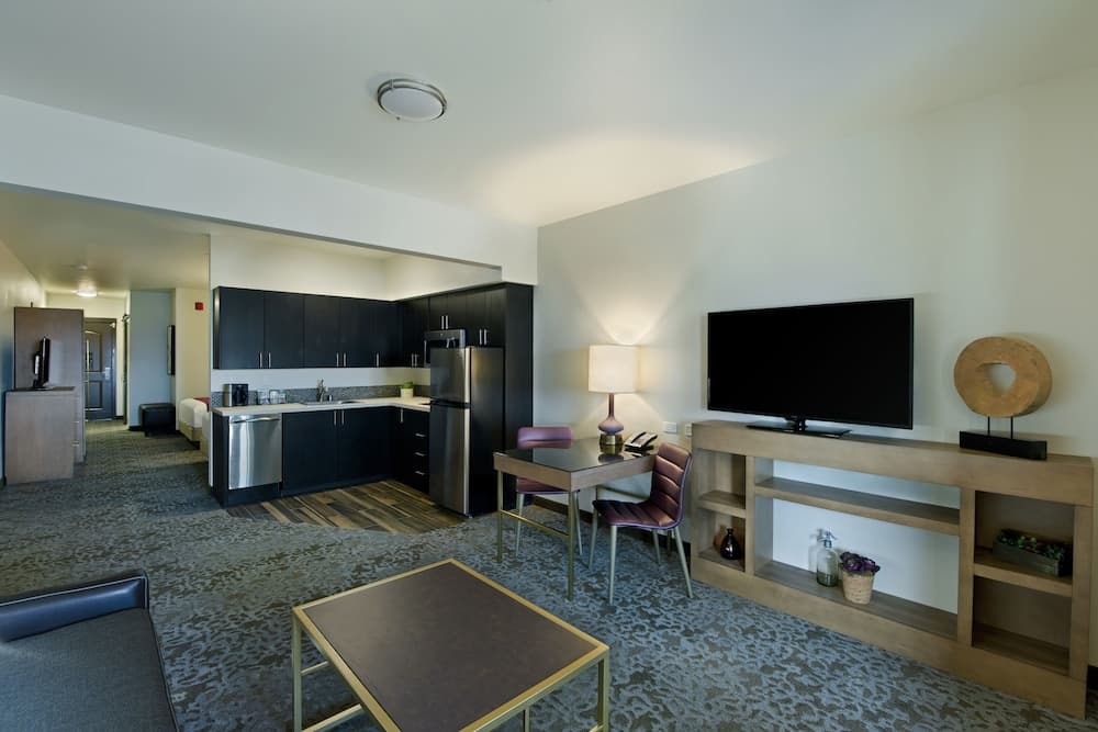 Oxford Suites Sonoma County gallery photo in Rohnert Park, CA — image 25