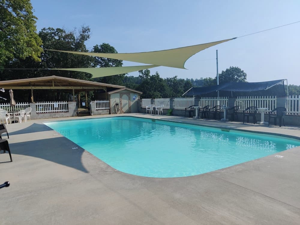 Kellers Kove Cabin and RV Resort gallery photo in Elizabeth — image 5