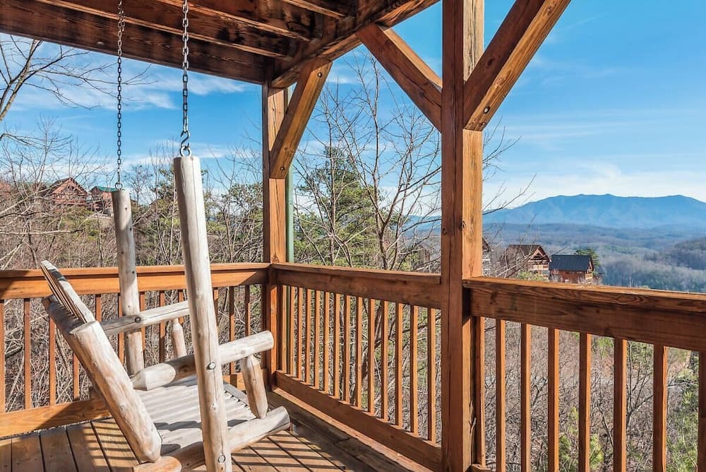 Sweet Slice of Heaven interior in Sevierville, TN — gallery photo 2