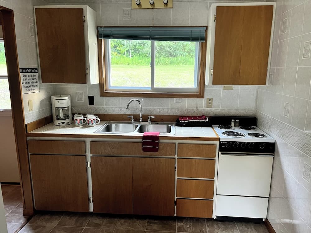 Lost Pines Lodge interior in Harrietta, MI — gallery photo 2