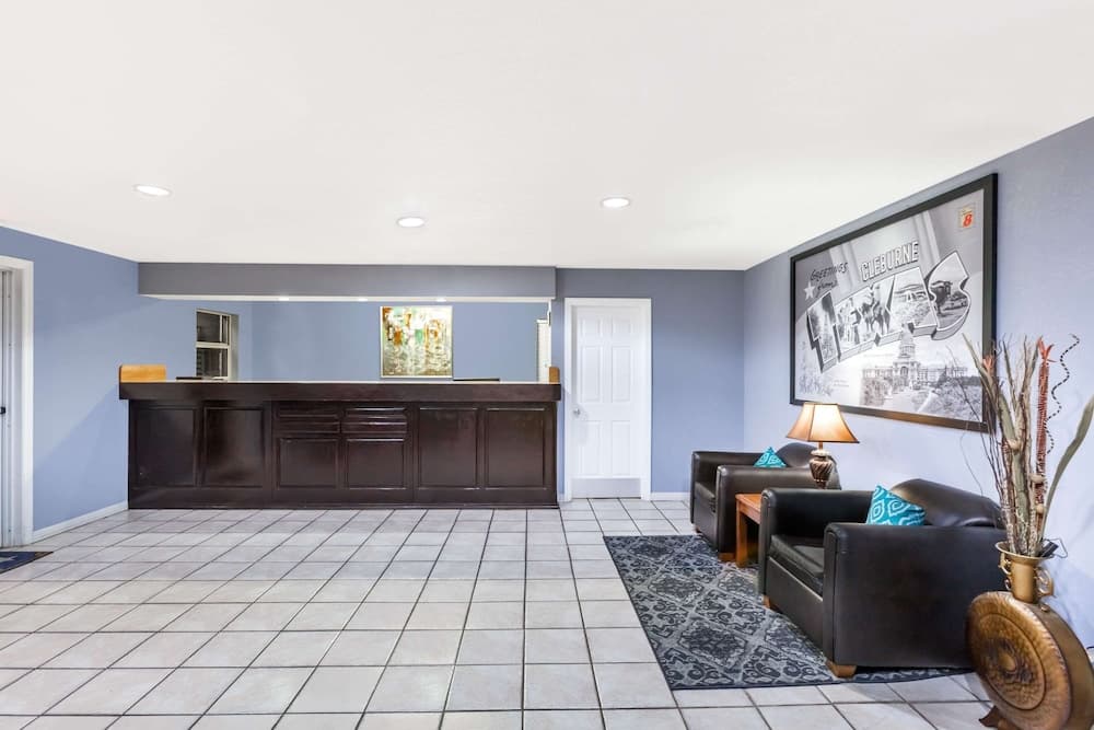 Super 8 by Wyndham Cleburne interior in Cleburne, TX — gallery photo 2
