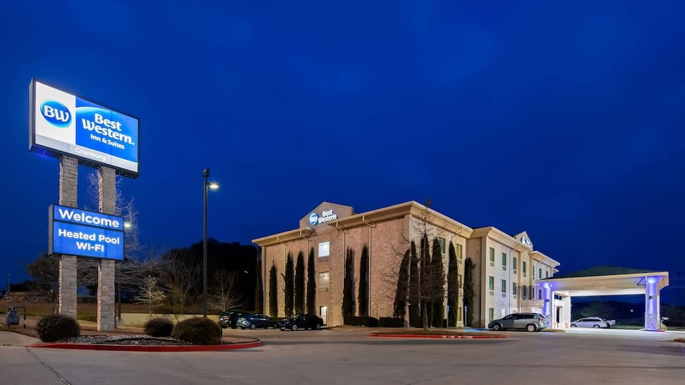 Best Western Granbury Inn & Suites interior in Granbury, TX — gallery photo 2