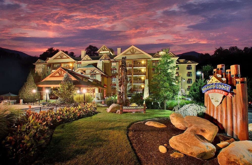 Bearskin Lodge on the River featured exterior or lobby in Gatlinburg, TN — similar hotel